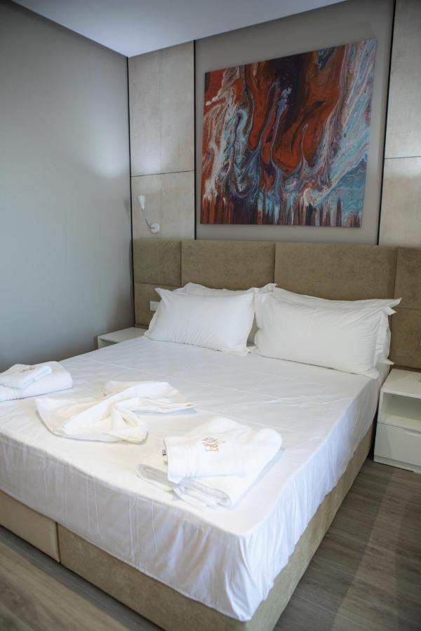 Hotel Qeparo Kültér fotó