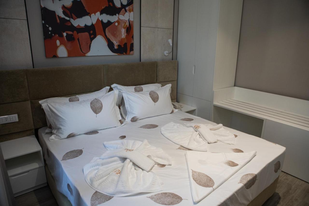 Hotel Qeparo Kültér fotó