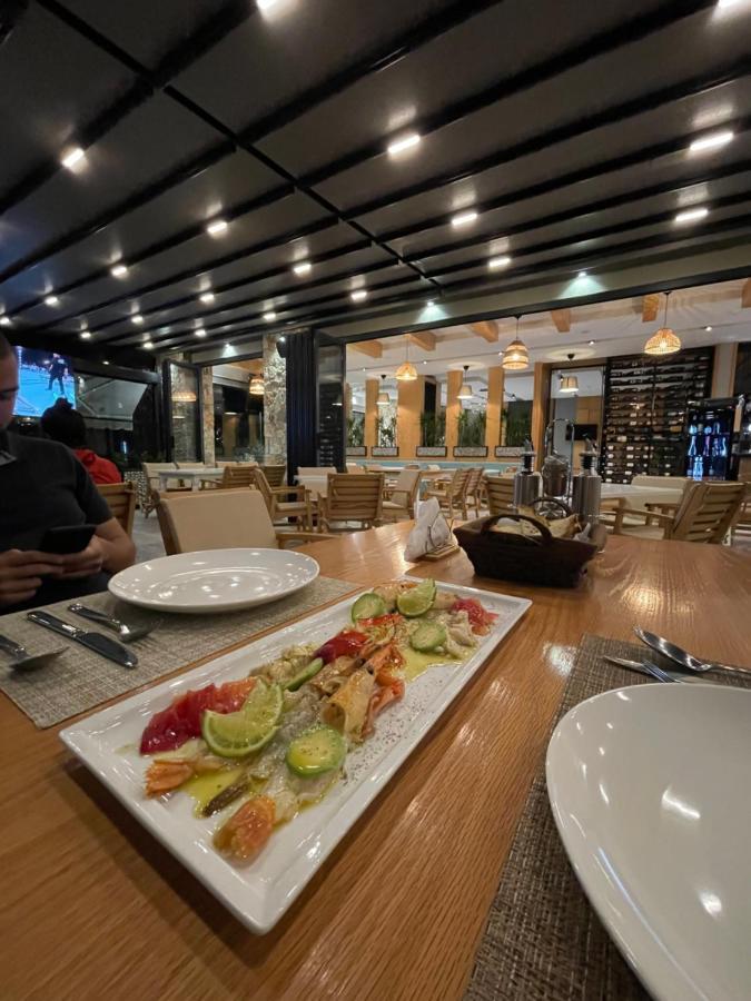 Hotel Qeparo Kültér fotó